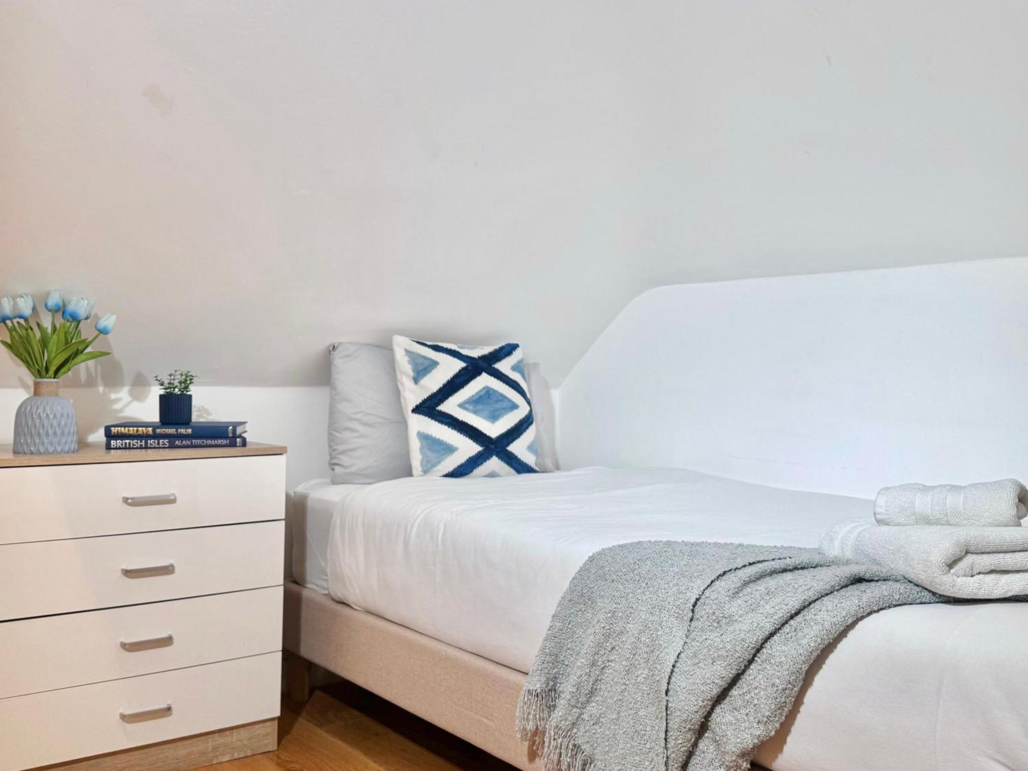 En-Suites With Free Parking 30Min To Central 런던 외부 사진