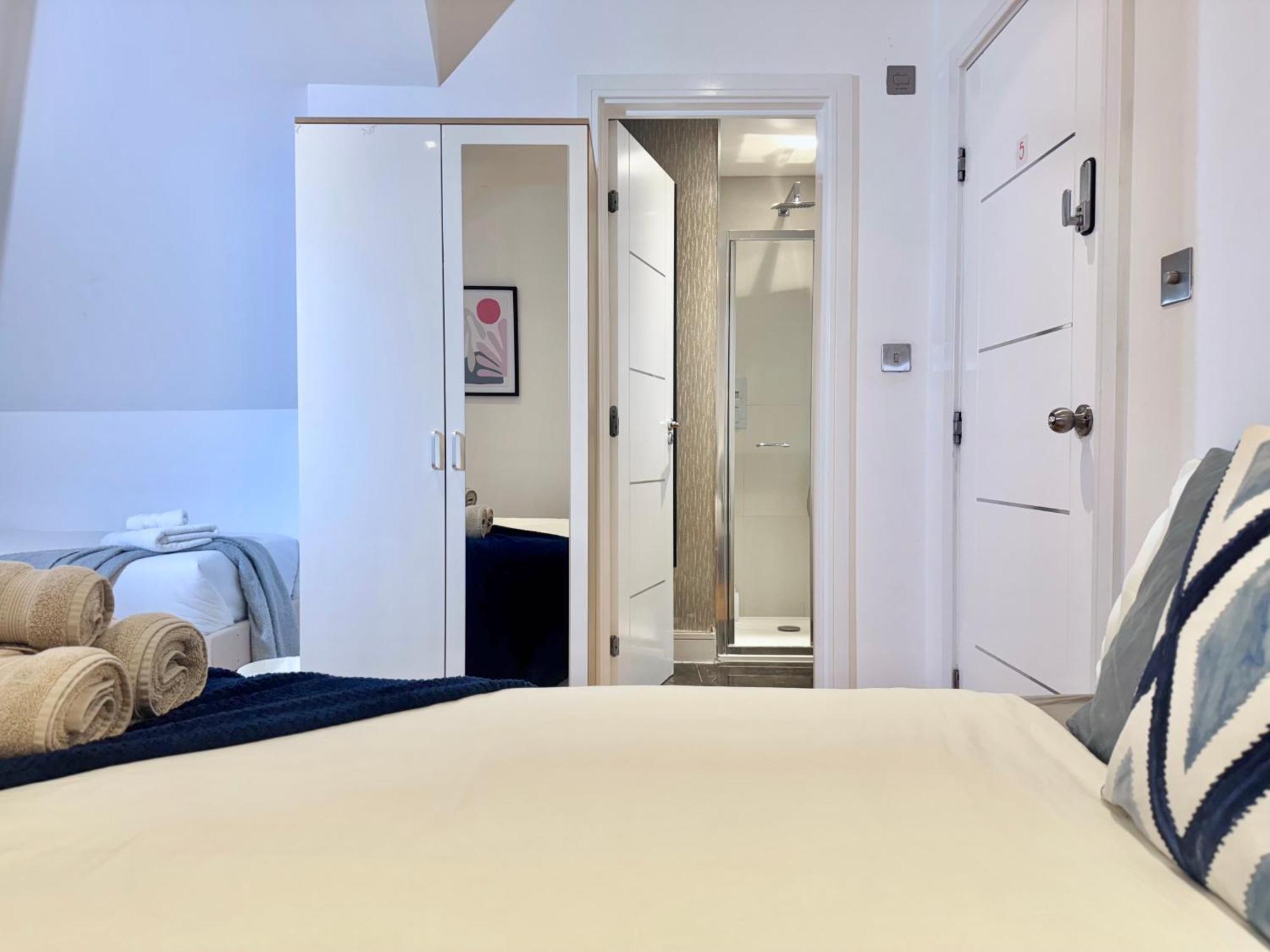 En-Suites With Free Parking 30Min To Central 런던 외부 사진