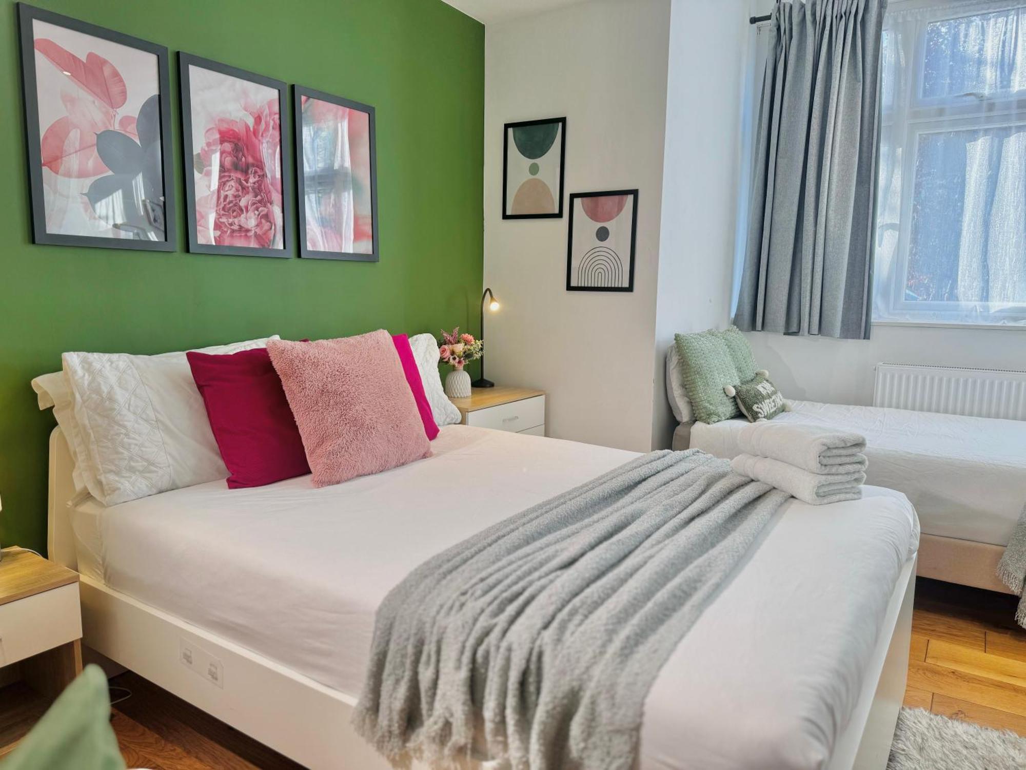 En-Suites With Free Parking 30Min To Central 런던 외부 사진