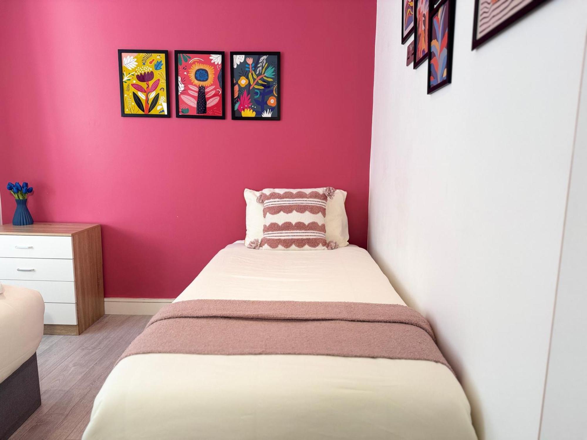 En-Suites With Free Parking 30Min To Central 런던 외부 사진