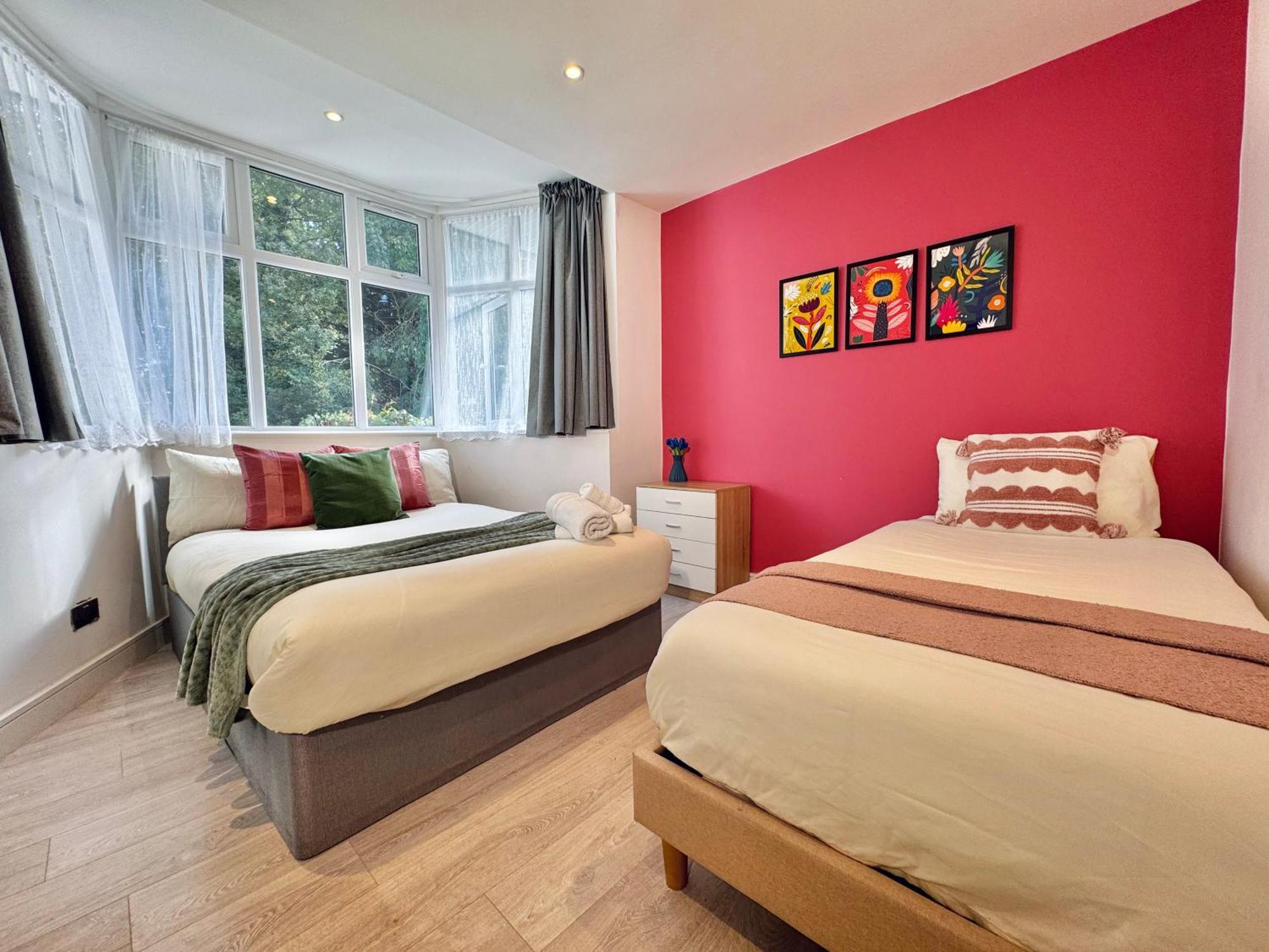 En-Suites With Free Parking 30Min To Central 런던 외부 사진